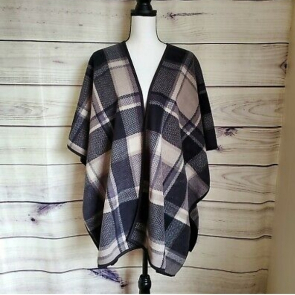 Ike Behar women's poncho cape black, white & gray soft & warm - Picture 4 of 6